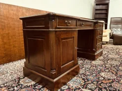 Discount Pamono English Narrow Chesterfield Desk