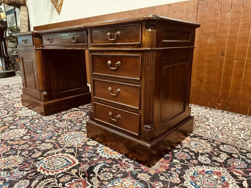 Discount Pamono English Narrow Chesterfield Desk