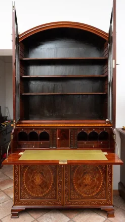 Pamono English Sideboard Bookcase in Mahogany Feather with Maple Inlay Grafts, 19th Century