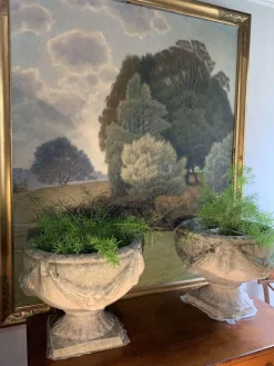 Pamono English Stone Urns, 1920s, Set of 2> Garden Accessories
