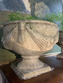 Pamono English Stone Urns, 1920s, Set of 2><noscript><img width=