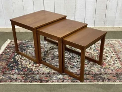 Pamono English Teak Nesting Tables, 1970s, Set of 3> Coffee & Side Tables