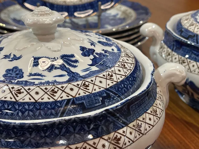 Pamono English Willow Porcelain Dinner Service, Set of 27> Dinnerware Accessories