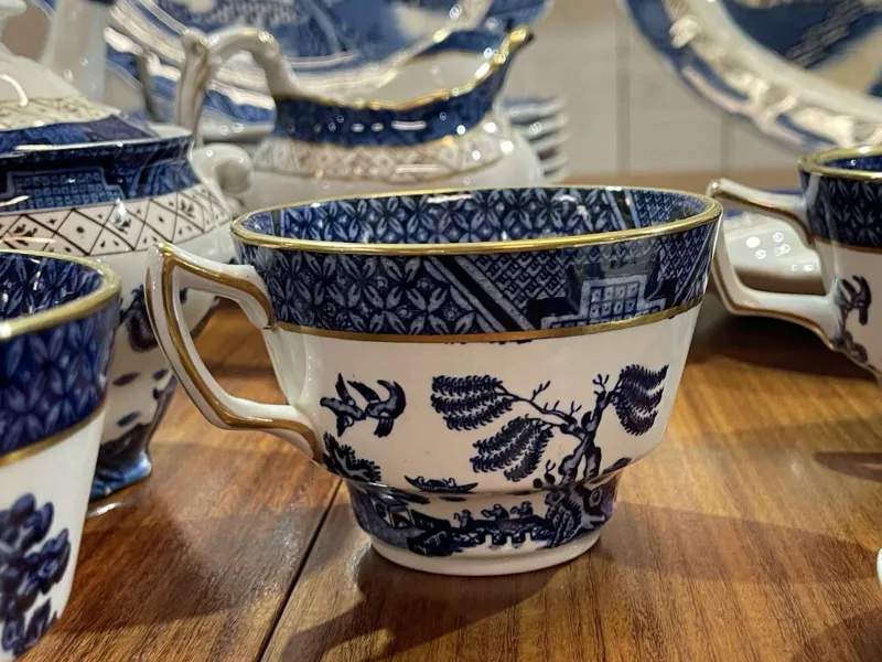 Pamono English Willow Porcelain Dinner Service, Set of 27> Dinnerware Accessories