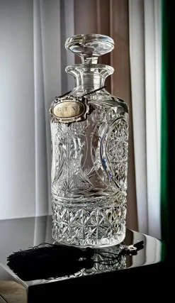 New Pamono Engraved Cut Glass Decanter with Silver-Plated Gin Tag, 1930s