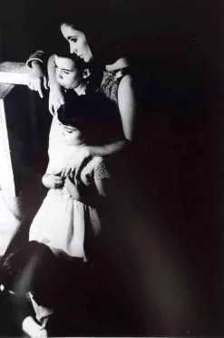 Pamono Eve Arnold, Elizabeth Taylor and Children, Photograph, 1960s> Photography