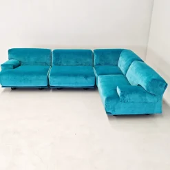 Pamono Fiandra Corner Modular Sofa in Blue Velvet by Vico Magistretti for Cassina, 1980s, Set of 4><noscript><img width=