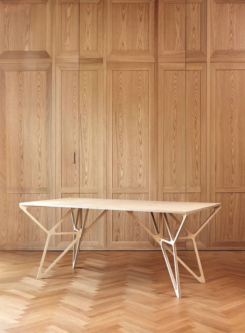 Outlet Pamono First Table by Almost