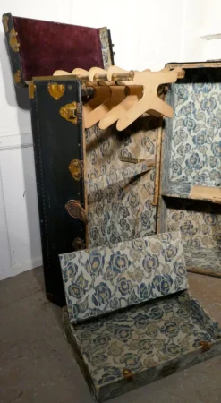 Pamono Fitted Steamer Trunk or Cabin Wardrobe from Excelsior, USA, 1890s> Trunks Crates & Baskets