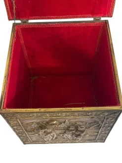 Hot Pamono Flemish Metal Firewood Box, Late 19th Century