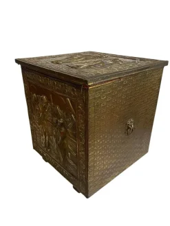 Hot Pamono Flemish Metal Firewood Box, Late 19th Century