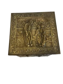 Hot Pamono Flemish Metal Firewood Box, Late 19th Century