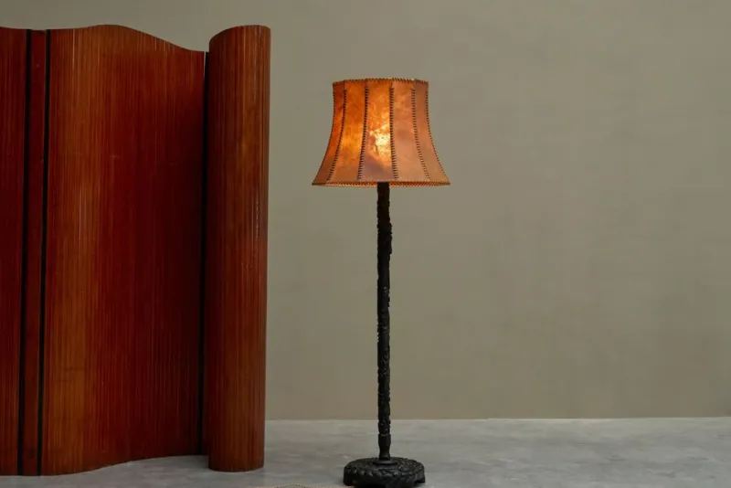 Pamono Floor Lamp in Hand-Carved Wood with Leather Shade, Early 20th Century> Floor Lamps
