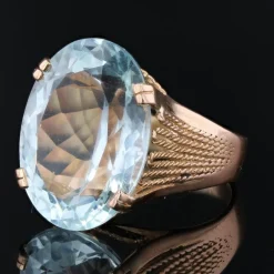 Pamono French 15 Carats Aquamarine 18 Karat Rose Gold Cocktail Ring, 1960s