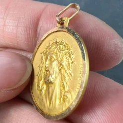 Sale Pamono French 18 Karat Yellow Gold Jesus Christ Crown of Thorns Charm Pendant by Sam Grün, 1920s