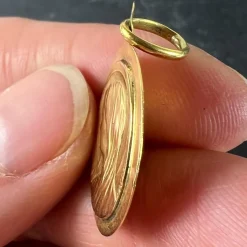 Pamono French 18 Karat Yellow Gold Virgin Mary Medal Pendant from Mazzoni, 1930s><noscript><img width=
