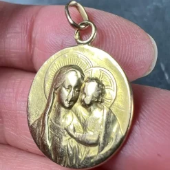 Clearance Pamono French 18 Karat Yellow Gold Madonna and Child Medal Pendant, 1890s