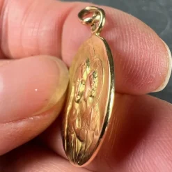 Clearance Pamono French 18 Karat Yellow Gold Madonna and Child Medal Pendant, 1890s
