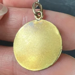 Best Pamono French 18 Karat Yellow Gold Jesus Christ Communion Medal Charm Pendant by Lasserre, 1930s