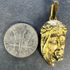Pamono French 18 Karat Yellow Gold Jesus Christ Crown of Thorns Medal Pendant, 1970s