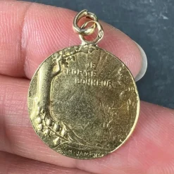New Pamono French 18 Karat Yellow Gold Bonheur Good Luck Lucky Charm Medal Pendant, 1890s