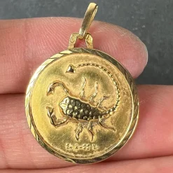 Pamono French 18 Karat Yellow Gold Scorpio Zodiac Charm Medal Pendant, 1950s><noscript><img width=