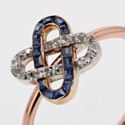 Pamono French Art Deco 18 Karat Rose Gold Staple Ring with Sapphires & Diamonds, 1920s><noscript><img width=