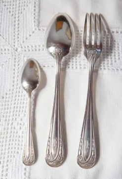 Best Pamono French Art Deco Cutlery Service for 12 with T C Initials from Apollo, 1930s, Set of 36