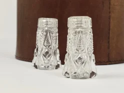 Clearance Pamono French Art Nouveau Salt and Pepper Shakers in Facetted Crystal Glass, 1920s, Set of 2