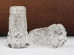 Clearance Pamono French Art Nouveau Salt and Pepper Shakers in Facetted Crystal Glass, 1920s, Set of 2