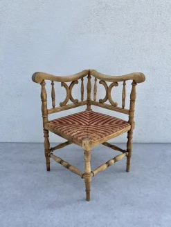 Pamono French Carved Wood Corner Chair with Woven Rush Seat, Early 20th Century><noscript><img width=