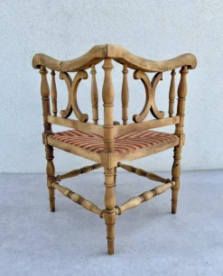 Pamono French Carved Wood Corner Chair with Woven Rush Seat, Early 20th Century><noscript><img width=