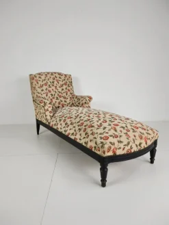 Pamono French Chaise Longue with Floral Upholstery, 19th Century><noscript><img width=