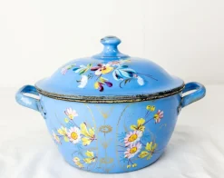 Hot Pamono French Country Blue Soup Tureen With Floral Decoration in Enameled Iron, 1900s