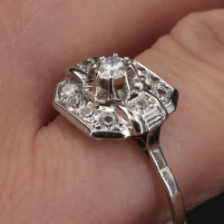 Online Pamono French Diamonds 18 Karat White Gold Art Deco Ring, 1930s