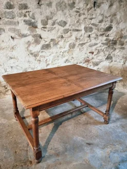 Pamono French Farmhouse Oak and Elm Dining Table with Turned Legs, 1920s> Dining Tables & Sets