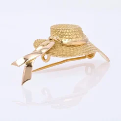 Pamono French Hat Brooch in 18 Karat Yellow Gold, 1960s><noscript><img width=