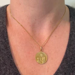 Pamono French Holy Communion 18k Yellow Gold Medal Pendant, 1890s><noscript><img width=