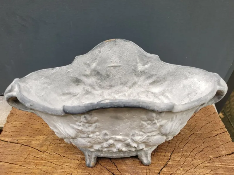 Sale Pamono French Jardiniere in Cast Iron