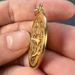 Pamono French 18k Rose Gold Ec or Ce Monogram Medal Pendant, 1890><noscript><img width=