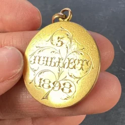 Pamono French 18k Rose Gold Ec or Ce Monogram Medal Pendant, 1890><noscript><img width=