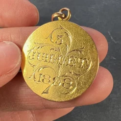 Pamono French 18k Rose Gold Ec or Ce Monogram Medal Pendant, 1890><noscript><img width=