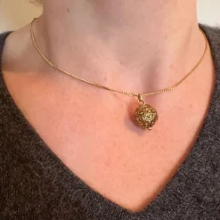 Pamono French 18k Yellow Gold Filigree Sphere Charm Pendant, 1890s><noscript><img width=