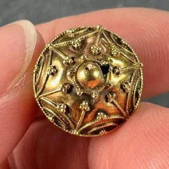 Pamono French 18k Yellow Gold Filigree Sphere Charm Pendant, 1890s><noscript><img width=