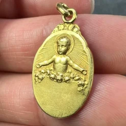 Pamono French 18k Yellow Gold St Therese Charm Medal Pendant by Becker, 1890s><noscript><img width=