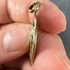 Hot Pamono French 18k Yellow Gold Virgin Mary Charm Pendant Medal from Rasumny, 1890s