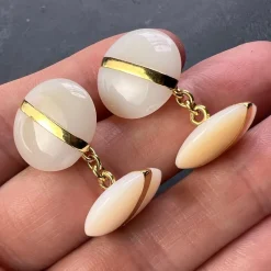 Pamono French 18k Yellow Gold White Agate Stripe Cufflinks, 1930s, Set of 2><noscript><img width=