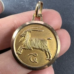 Online Pamono French 18k Yellow Gold Zodiac Capricorn Charm Pendant, 1970s