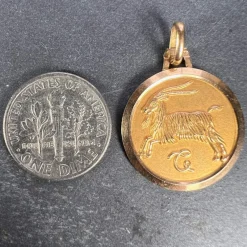 Online Pamono French 18k Yellow Gold Zodiac Capricorn Charm Pendant, 1970s