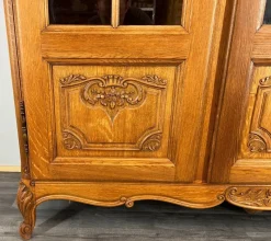 Pamono French Louis XIV Style Oak Display Bookcase><noscript><img width=